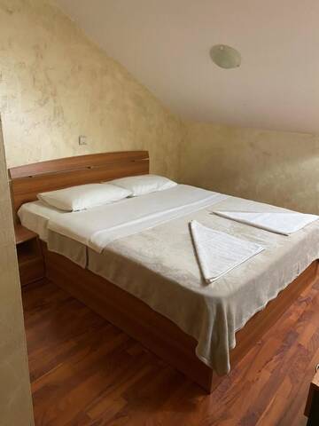 Фото номера Бюджетный двухместный номер с 1 кроватью Отель KM 80 Restaurant &amp; Hotel г. Mavrodolu 7